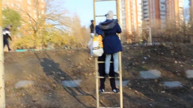Парашют из мусорного мешка и бомбочки!!! смотреть онлайн