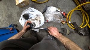 Rav4 / 40/ Замена переднего правого внутреннего пыльника привода.