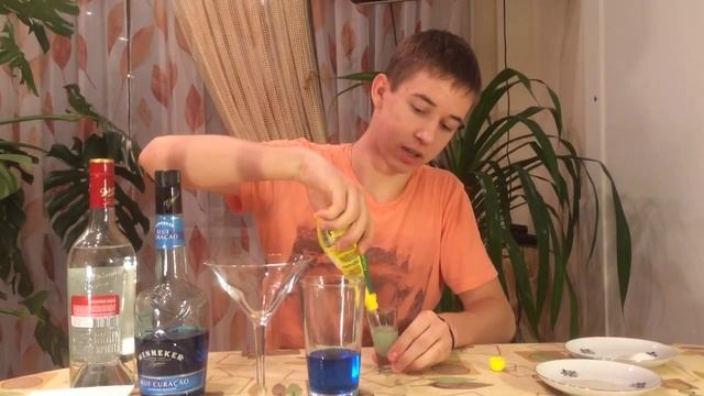 Коктейль "Голубая Лагуна" в домашних условиях смотреть онлайн