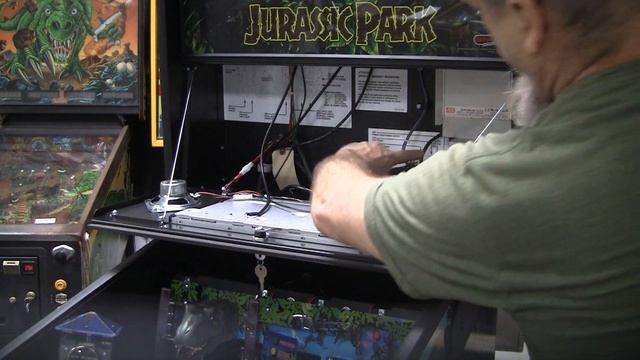 Installing a DBA (dollar bill acceptor) on a Stern pinball machine - PinballHelp.com смотреть онлайн