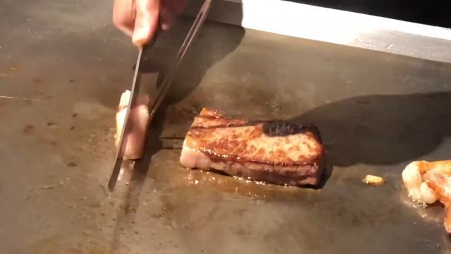 Мраморное мясо. Ресторан Осаки. Япония. смотреть онлайн
