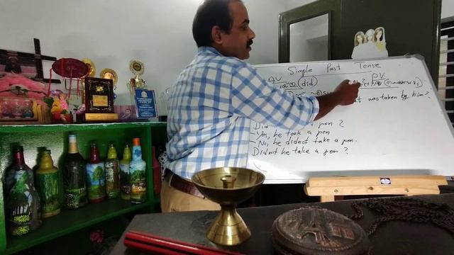 Passive Voice form of Simple Past Tense. (did change into was/were+V3) смотреть онлайн