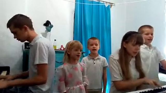 Нет, нет никого, кроме Бога одного