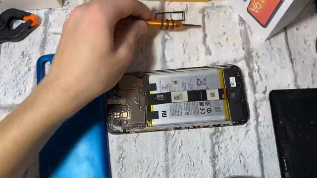 ПЕРЕКУП ТЕЛЕФОНОВ - КУПИЛ Xiaomi у школьника за 2000 Рублей смотреть онлайн