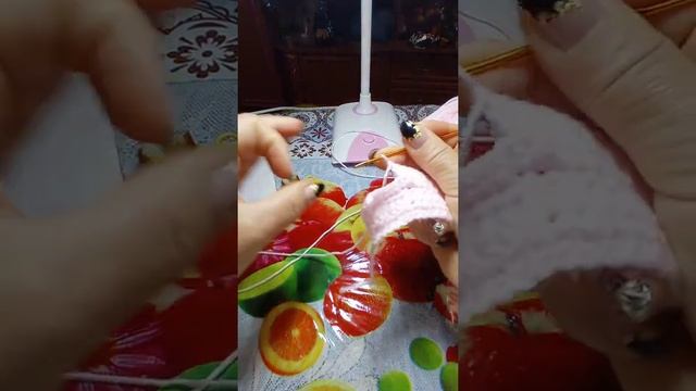Вяжем маску для лица, часть 1 смотреть онлайн