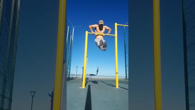 КАК НАУЧИТЬСЯ ДЕЛАТЬ ВЫХОД СИЛОЙ НА ДВЕ РУКИ. 2 упражнения смотреть онлайн