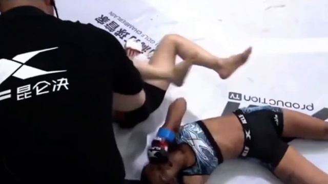 THE MOST DEADLY WOMENS MMA SUBMISSIONS | PART 1 смотреть онлайн
