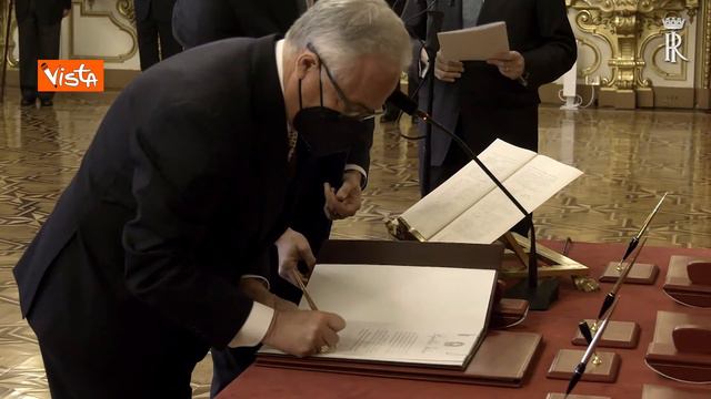 Consulta, il nuovo giudice Filippo Patroni Griffi giura al Quirinale смотреть онлайн