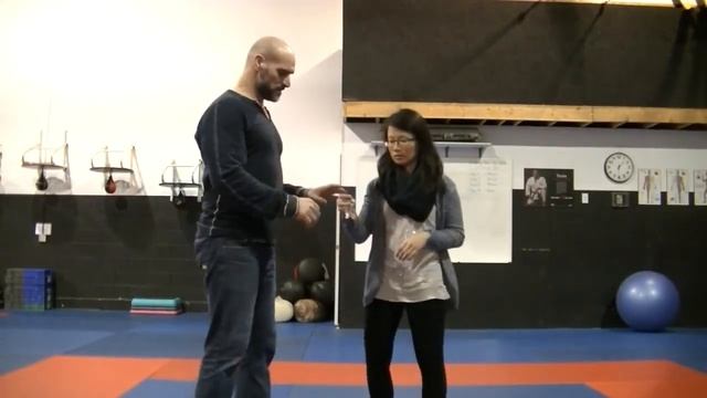 Kubotan Tutorial How to grip,how to strike,how to lock смотреть онлайн