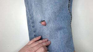 Замаскировала дырку на джинсах так, что они приобрели винтажный оттенок (2 несложных способа)