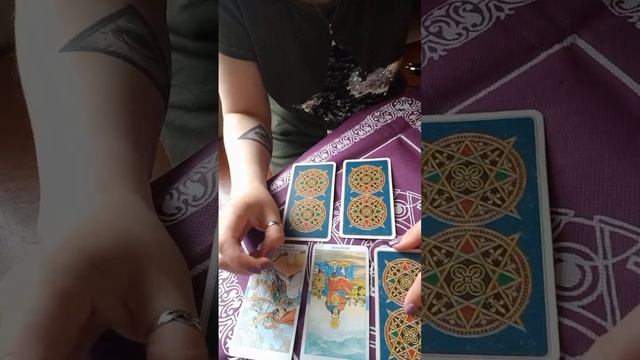 ?Выйдет ли на связь?Обьявится ли загаданный человек?? #гаданиетаро #чувствамыслидействия смотреть онлайн