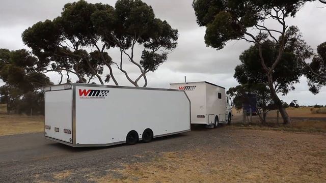 Aussie speedway trucks rumble into Avalon Raceway on Boxing Day смотреть онлайн