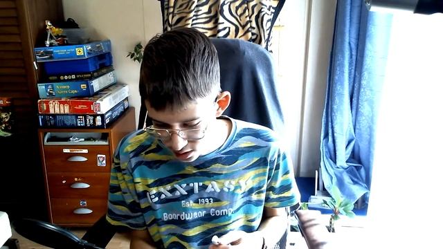 Странная посылка! Это АЙФОН?! смотреть онлайн