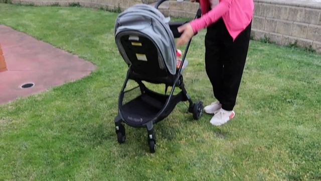 三款婴儿车大比拼| bugaboo，silvercross 和baby jogger优缺点|哪款婴儿车更适合 смотреть онлайн