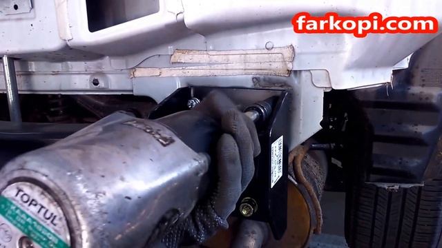 Установка фаркопа Auto-Hak на Mitsubishi Outlander III смотреть онлайн