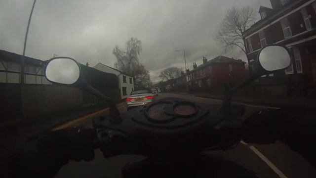 YAMAHA CYGNUS 125 CC in windy and rainy weather смотреть онлайн