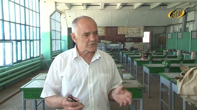 Приглашают на курсы сварщиков смотреть онлайн