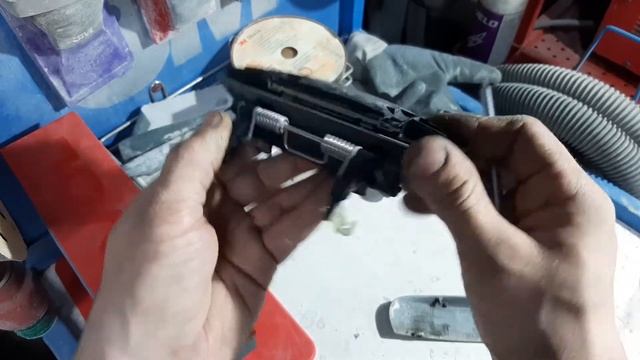 Как снять накладку ручки от Audi А4 Б6 смотреть онлайн