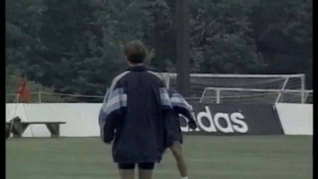 Maradona juggling with tennis ball смотреть онлайн