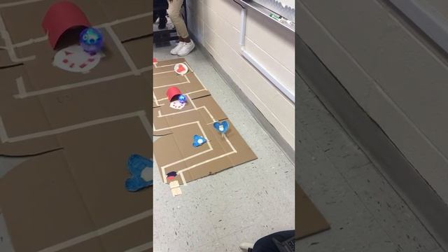 The Looking Glass Wars Sphero Maze смотреть онлайн
