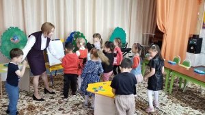 Музыкальное занятие в старшей группе "Мы дружим с ритмом"