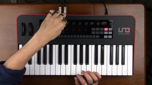 06- The IK Multimedia UNO Synth Pro- LFOs смотреть онлайн