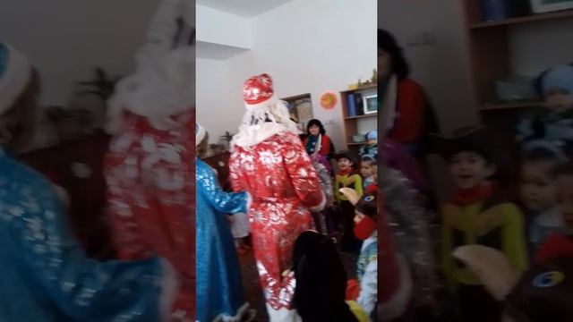 ТУРГЕНЬ Школа Ломоносова 0"Б" класс отмечаем новый год смотреть онлайн