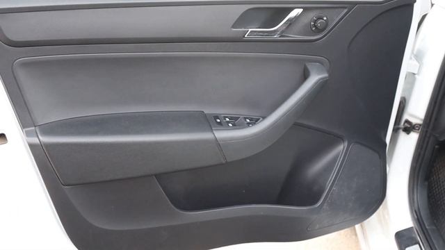 Škoda Rapid смотреть онлайн