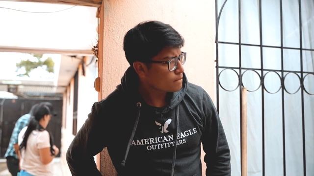 R0bo dinero a su VECINO! pero no pensó que esto le haría su esposo! - Videos de Reflexión смотреть онлайн