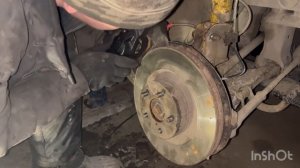 Замена тормозных передних дисков на Субару форестер sg5