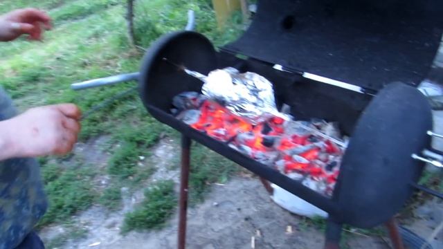 Курица гриль на вертеле, на углях , под Кровавой Луной. Топовый вкус. Самая вкусная КУРИЦА ГРИЛЬ смотреть онлайн