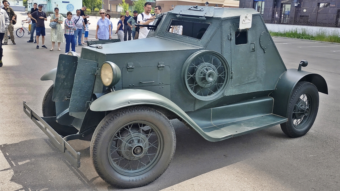 Нетипичный первый ГАЗ: красный крест, красная звезда смотреть онлайн