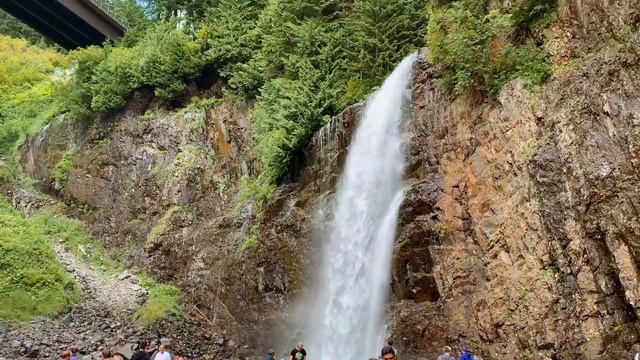 Franklin Waterfall 4K смотреть онлайн