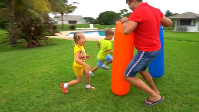 Diana and Roma play Outdoor Games & Activities for kids смотреть онлайн