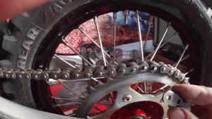 Как правильно снимать и ставить замок цепи на мотоцикле.