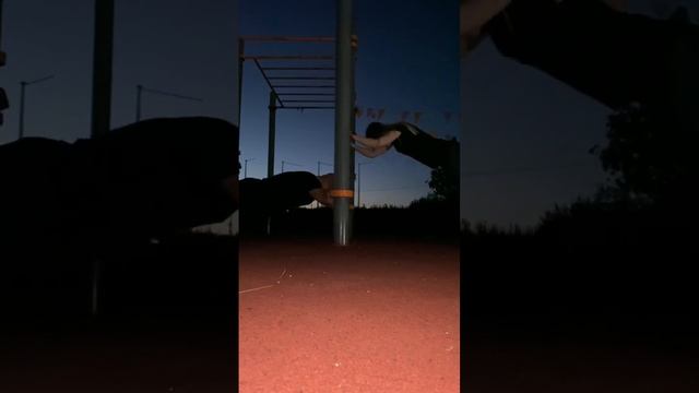 ТОП упражнение на трицепс. Как подтянуть трицепс. #трицепс  #лучшиеупражнения #тренировканаулице