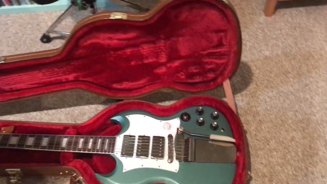 Gibson Kirk Douglas Signature SG Custom Inverness Green - Unboxing Musicians Friend Scratch & Dent смотреть онлайн