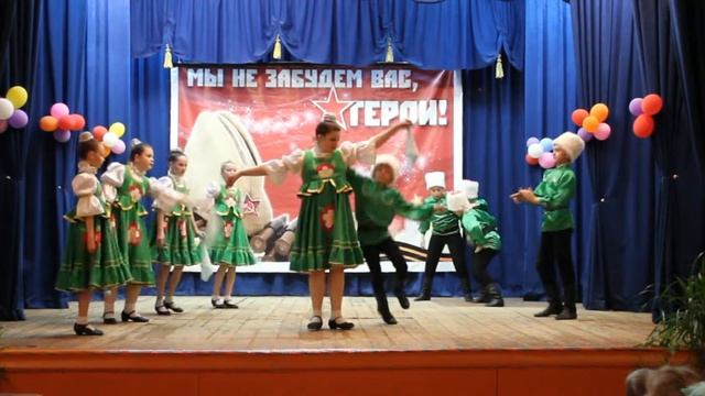 "Черноморочка" (Образцовый хореографический ансамбль «Ритм» ,«Дом культуры с. Нижний Суэтук» ) смотреть онлайн