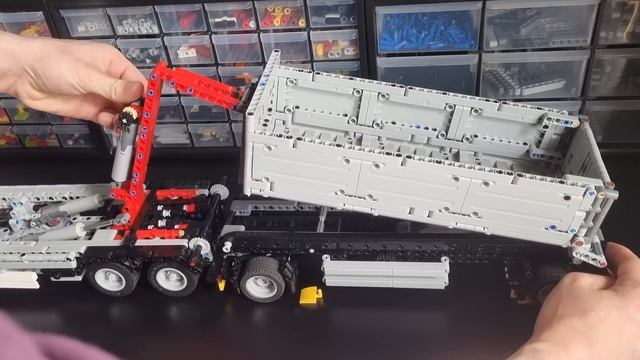Tipping trailer for containers - Lego MOC by OldOlneyLego смотреть онлайн