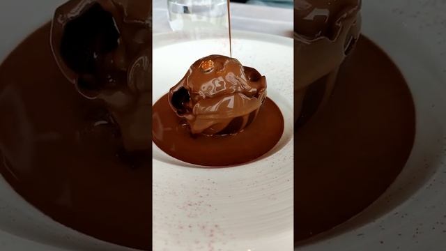 Wowww Burj Khalifa World's tallest building At.mosphere dessert #delicious смотреть онлайн