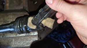 Toyota Camry V70 подклинивание рулевой крестовины.