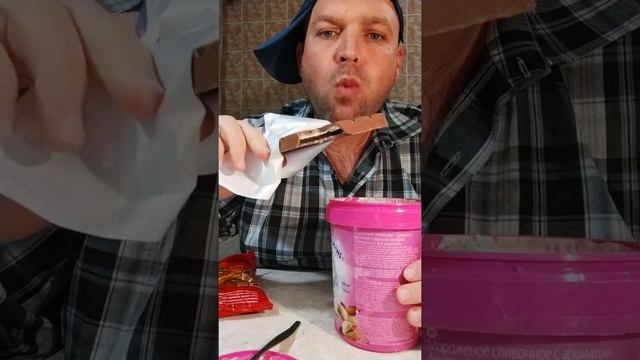 МУКБАНГ мороженое Баскин Роббинс / Обзор шоколада