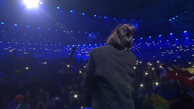 Salvador Sobral - Amar Pelos Dois (Portugal) LIVE at the 2017 Eurovision Song Contest смотреть онлайн