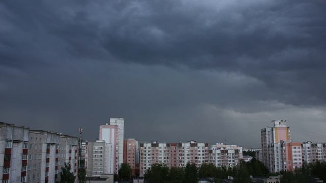 Хмурое небо Гомеля - Gloomy sky 4K 50p (15 мая 2021) смотреть онлайн
