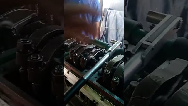 Adjust valve & injector Cummins KTA19 смотреть онлайн