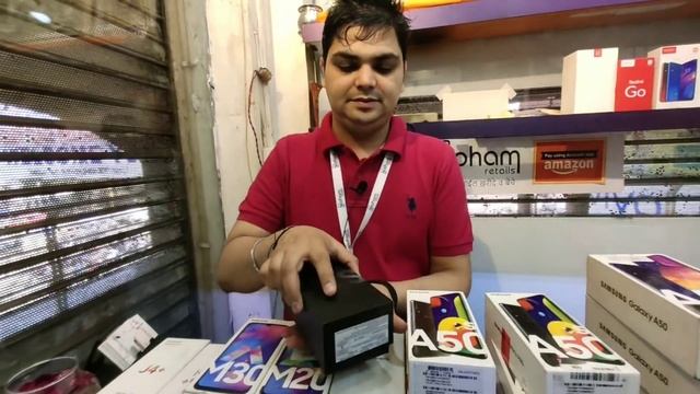 Cheapest Mobile Market in Delhi | Soham Retails | CHEAP iphone 6,7,8,x,xs, Xmax,samsung, oppo, vivo смотреть онлайн