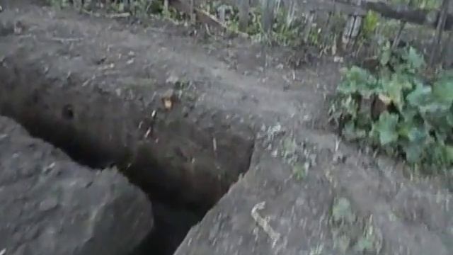 Копаем троншею под ленточный фундамент