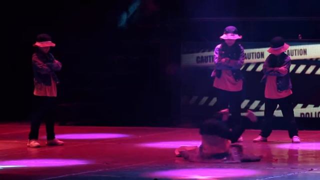 Копы Breakdance смотреть онлайн