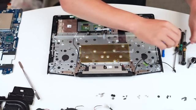 Lenovo Legion Y720 Laptop Teardown