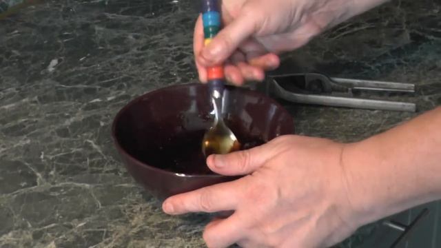 Рулька запеченная под карамельным соусом смотреть онлайн